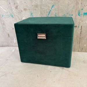 La Mer Large Velvet Vanity Box for Skincare, Makeup, Jewelry Storage Green